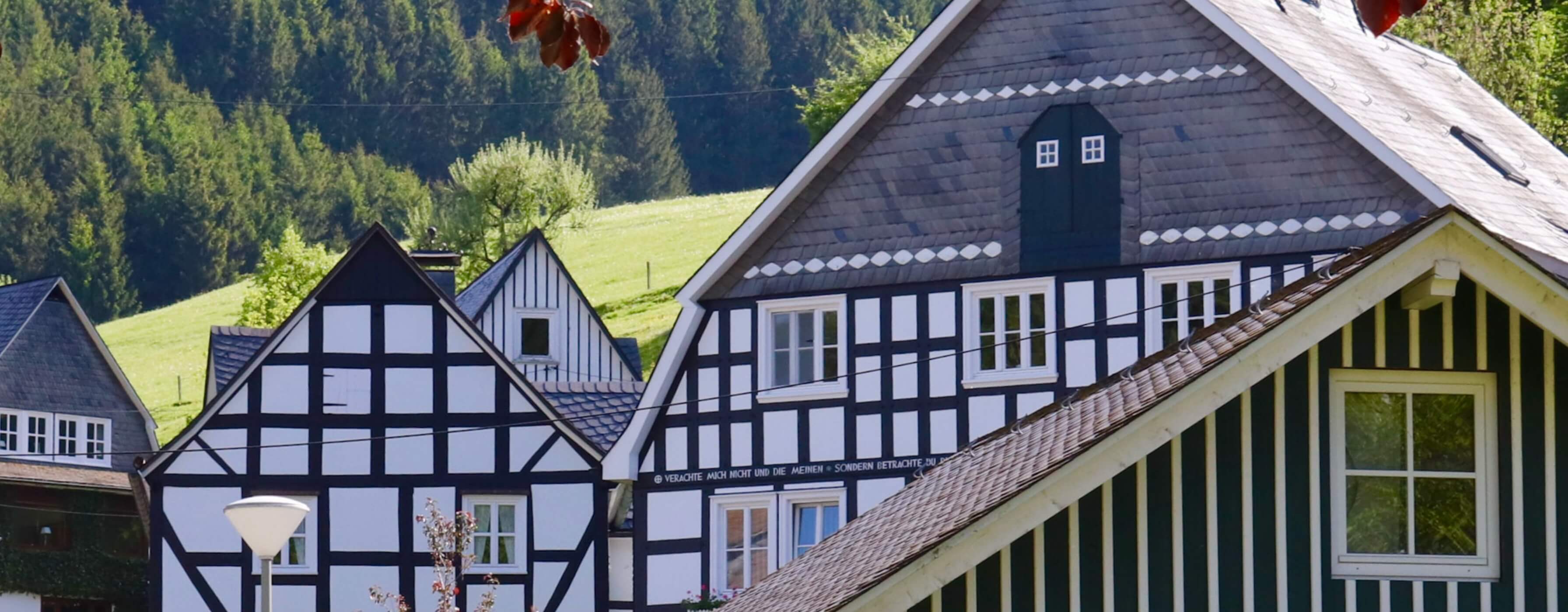 Häuser in einem Dorf.